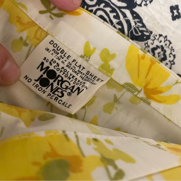 Morgan Jones Bed Linen - Picture 2 of 3